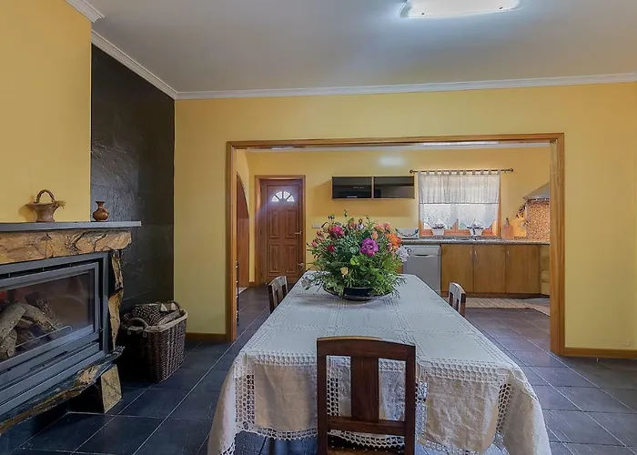 Casa Da Tia Palmira * قلعة بايفا